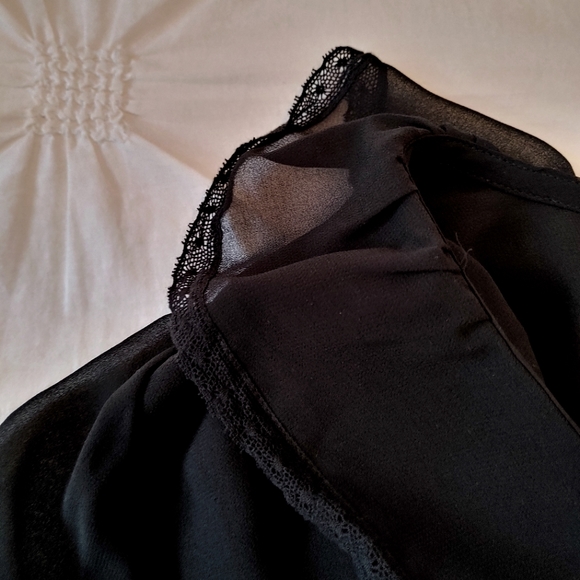 Aritzia Wilfred black sheer ruffle & lace pirate button down blouse. Size M. - Picture 10 of 11